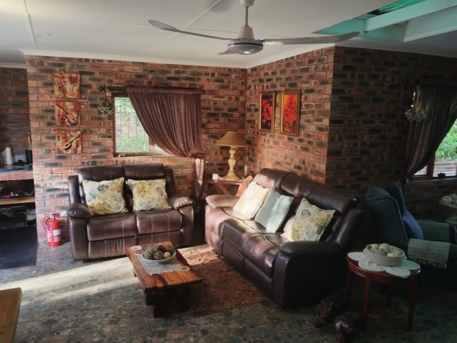 3 Bedroom Property for Sale in Steytlerville Eastern Cape